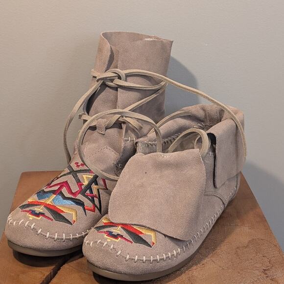 Toms Zahara Tribal Suede Moccasin Bootie Embroidery Southwest Western - Size 9 - Picture 3 of 10